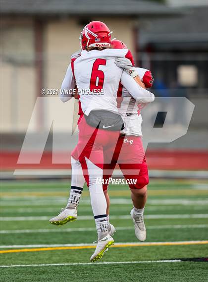 Thumbnail 3 in Yelm vs. Marysville-Pilchuck (3A Playoffs) photogallery.