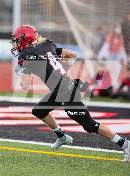 Thumbnail 2 in Yelm vs. Marysville-Pilchuck (3A Playoffs) photogallery.