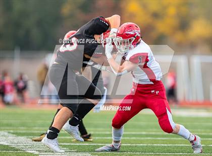 Thumbnail 2 in Yelm vs. Marysville-Pilchuck (3A Playoffs) photogallery.