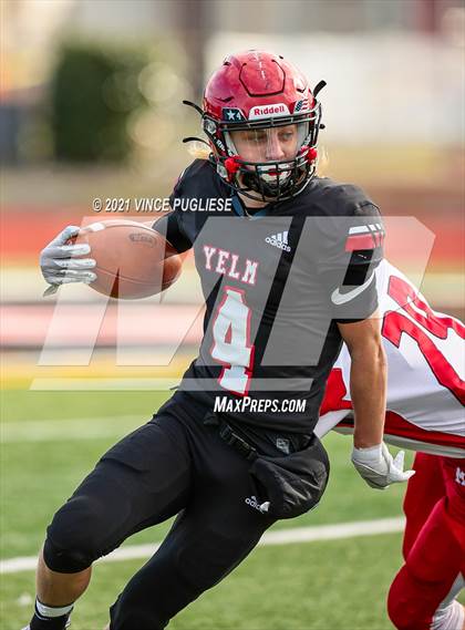 Thumbnail 3 in Yelm vs. Marysville-Pilchuck (3A Playoffs) photogallery.