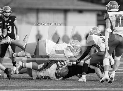 Thumbnail 1 in Yelm vs. Marysville-Pilchuck (3A Playoffs) photogallery.