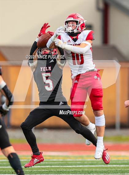 Thumbnail 1 in Yelm vs. Marysville-Pilchuck (3A Playoffs) photogallery.