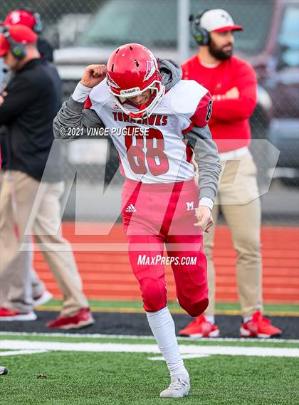 Thumbnail 1 in Yelm vs. Marysville-Pilchuck (3A Playoffs) photogallery.