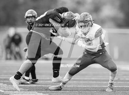 Thumbnail 2 in Yelm vs. Marysville-Pilchuck (3A Playoffs) photogallery.