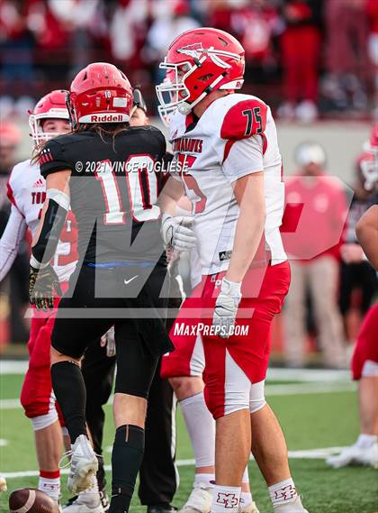 Thumbnail 2 in Yelm vs. Marysville-Pilchuck (3A Playoffs) photogallery.