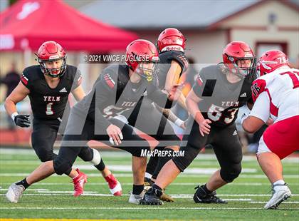 Thumbnail 2 in Yelm vs. Marysville-Pilchuck (3A Playoffs) photogallery.
