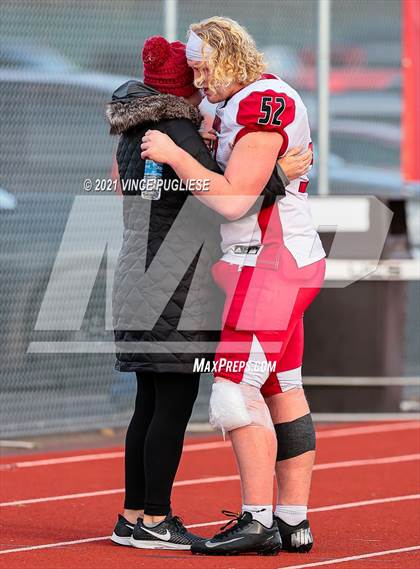 Thumbnail 3 in Yelm vs. Marysville-Pilchuck (3A Playoffs) photogallery.