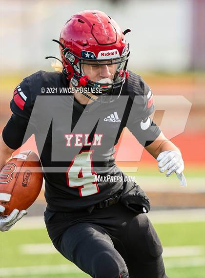 Thumbnail 1 in Yelm vs. Marysville-Pilchuck (3A Playoffs) photogallery.