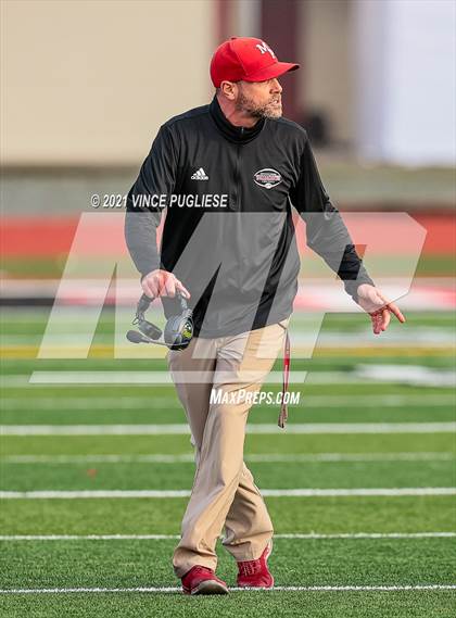 Thumbnail 3 in Yelm vs. Marysville-Pilchuck (3A Playoffs) photogallery.