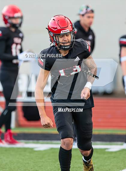 Thumbnail 2 in Yelm vs. Marysville-Pilchuck (3A Playoffs) photogallery.