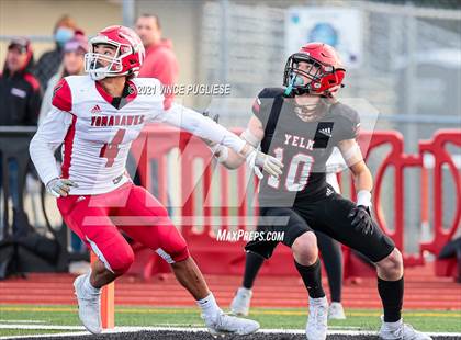 Thumbnail 3 in Yelm vs. Marysville-Pilchuck (3A Playoffs) photogallery.