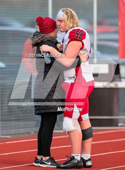 Thumbnail 2 in Yelm vs. Marysville-Pilchuck (3A Playoffs) photogallery.