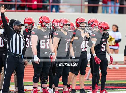 Thumbnail 3 in Yelm vs. Marysville-Pilchuck (3A Playoffs) photogallery.