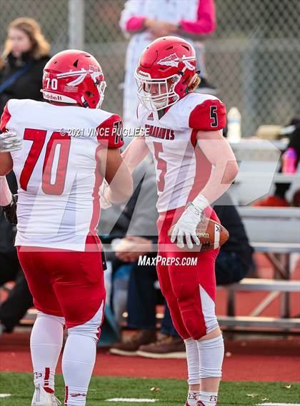 Thumbnail 1 in Yelm vs. Marysville-Pilchuck (3A Playoffs) photogallery.