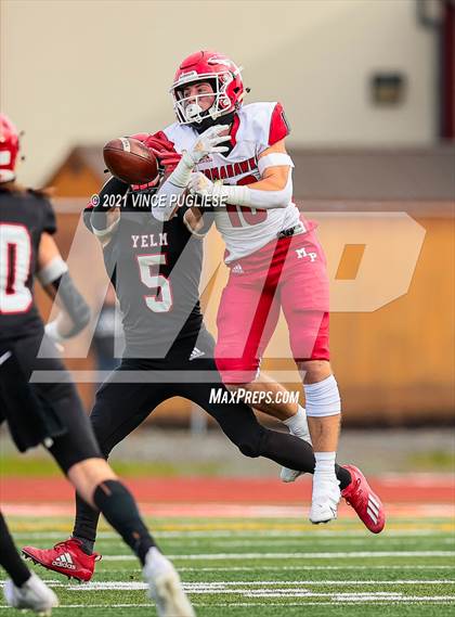 Thumbnail 2 in Yelm vs. Marysville-Pilchuck (3A Playoffs) photogallery.
