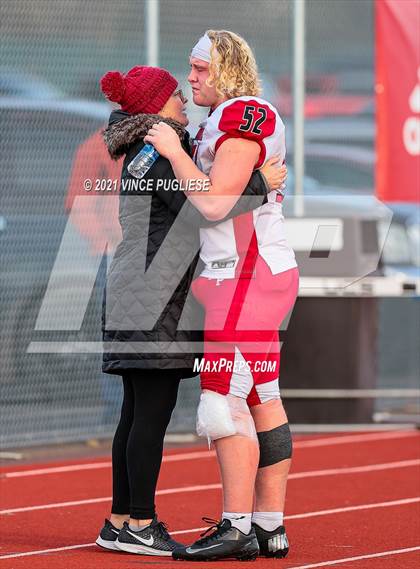 Thumbnail 2 in Yelm vs. Marysville-Pilchuck (3A Playoffs) photogallery.
