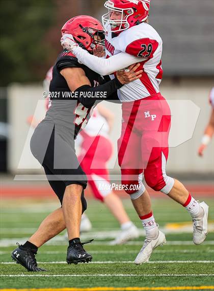 Thumbnail 3 in Yelm vs. Marysville-Pilchuck (3A Playoffs) photogallery.