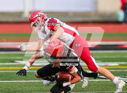 Thumbnail 2 in Yelm vs. Marysville-Pilchuck (3A Playoffs) photogallery.
