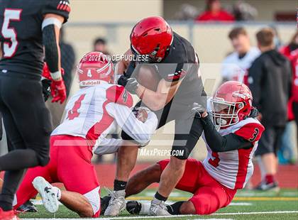 Thumbnail 2 in Yelm vs. Marysville-Pilchuck (3A Playoffs) photogallery.