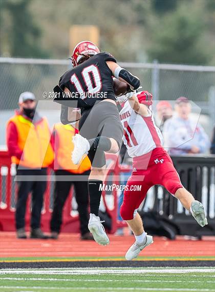 Thumbnail 3 in Yelm vs. Marysville-Pilchuck (3A Playoffs) photogallery.