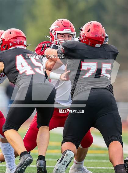 Thumbnail 1 in Yelm vs. Marysville-Pilchuck (3A Playoffs) photogallery.