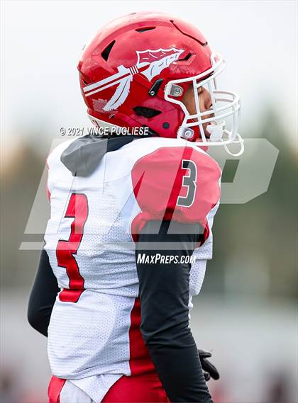 Thumbnail 2 in Yelm vs. Marysville-Pilchuck (3A Playoffs) photogallery.
