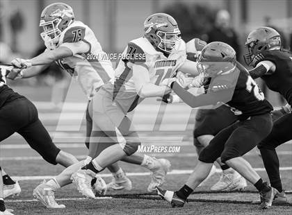 Thumbnail 2 in Yelm vs. Marysville-Pilchuck (3A Playoffs) photogallery.