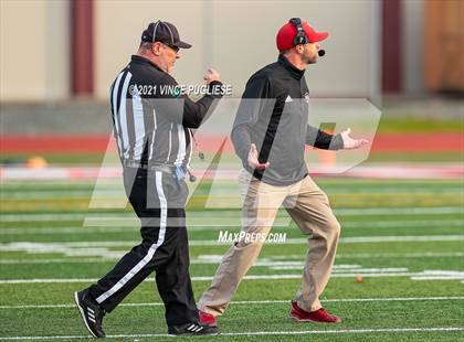 Thumbnail 3 in Yelm vs. Marysville-Pilchuck (3A Playoffs) photogallery.
