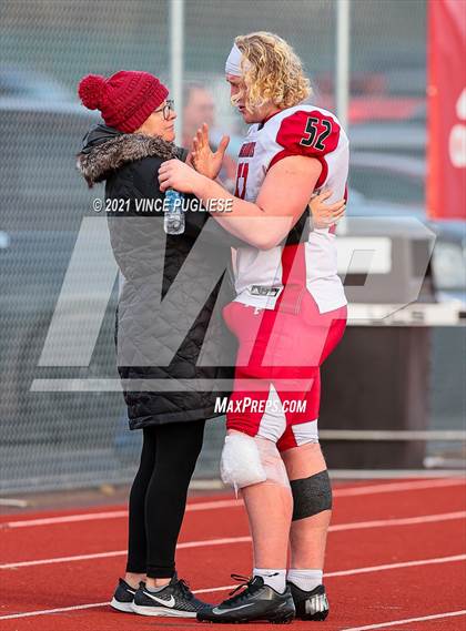 Thumbnail 1 in Yelm vs. Marysville-Pilchuck (3A Playoffs) photogallery.
