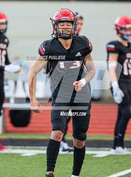 Thumbnail 3 in Yelm vs. Marysville-Pilchuck (3A Playoffs) photogallery.