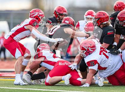 Thumbnail 2 in Yelm vs. Marysville-Pilchuck (3A Playoffs) photogallery.
