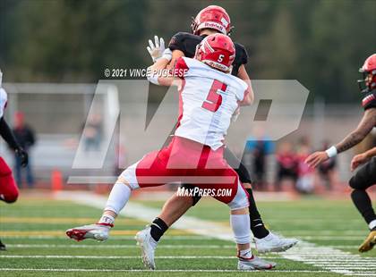 Thumbnail 1 in Yelm vs. Marysville-Pilchuck (3A Playoffs) photogallery.