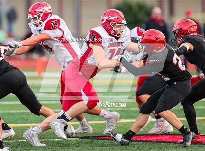 Thumbnail 1 in Yelm vs. Marysville-Pilchuck (3A Playoffs) photogallery.