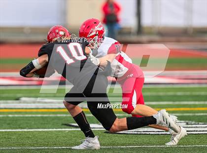 Thumbnail 1 in Yelm vs. Marysville-Pilchuck (3A Playoffs) photogallery.