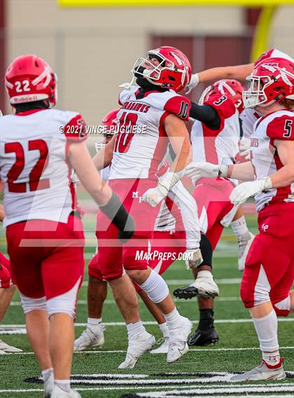 Thumbnail 1 in Yelm vs. Marysville-Pilchuck (3A Playoffs) photogallery.