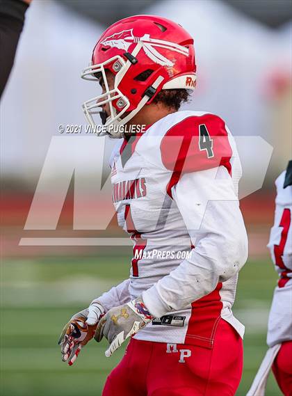 Thumbnail 2 in Yelm vs. Marysville-Pilchuck (3A Playoffs) photogallery.
