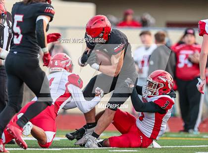 Thumbnail 3 in Yelm vs. Marysville-Pilchuck (3A Playoffs) photogallery.