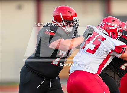 Thumbnail 3 in Yelm vs. Marysville-Pilchuck (3A Playoffs) photogallery.