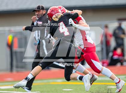 Thumbnail 3 in Yelm vs. Marysville-Pilchuck (3A Playoffs) photogallery.