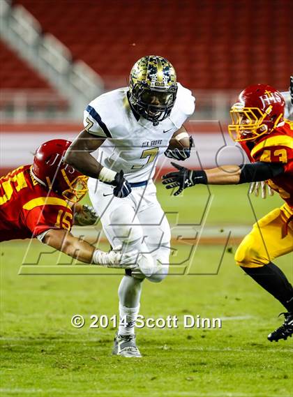 Thumbnail 2 in Jesuit vs. Elk Grove @ Levi's Stadium photogallery.