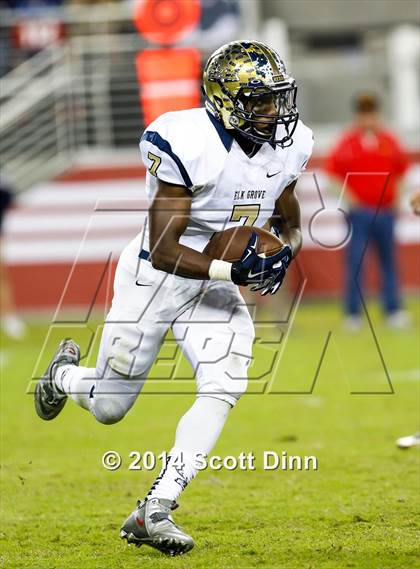 Thumbnail 1 in Jesuit vs. Elk Grove @ Levi's Stadium photogallery.