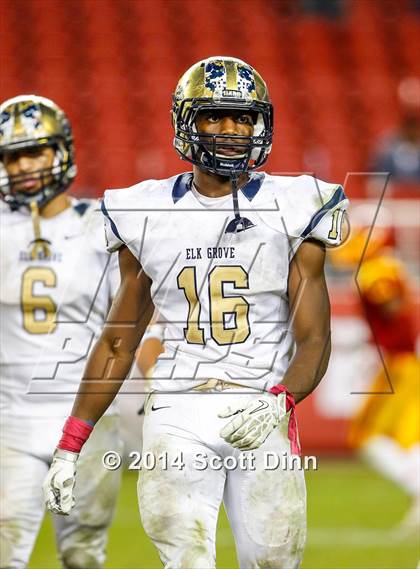 Thumbnail 3 in Jesuit vs. Elk Grove @ Levi's Stadium photogallery.