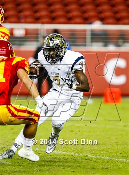 Thumbnail 2 in Jesuit vs. Elk Grove @ Levi's Stadium photogallery.