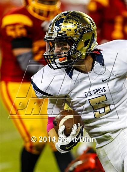Thumbnail 2 in Jesuit vs. Elk Grove @ Levi's Stadium photogallery.