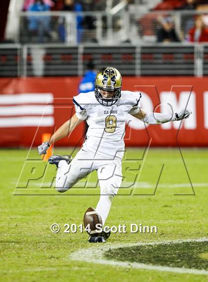 Thumbnail 3 in Jesuit vs. Elk Grove @ Levi's Stadium photogallery.