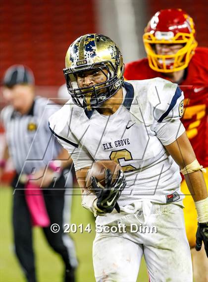 Thumbnail 1 in Jesuit vs. Elk Grove @ Levi's Stadium photogallery.