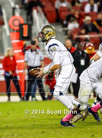 Thumbnail 3 in Jesuit vs. Elk Grove @ Levi's Stadium photogallery.