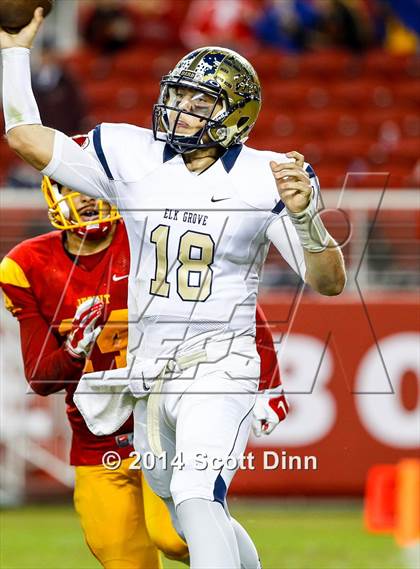 Thumbnail 1 in Jesuit vs. Elk Grove @ Levi's Stadium photogallery.