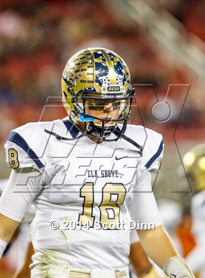 Thumbnail 2 in Jesuit vs. Elk Grove @ Levi's Stadium photogallery.