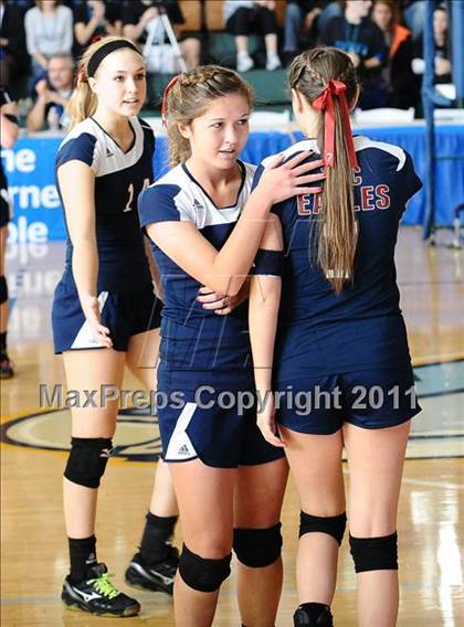 Thumbnail 2 in Branson vs. Tri-City Christian (CIF State D5 Final) photogallery.